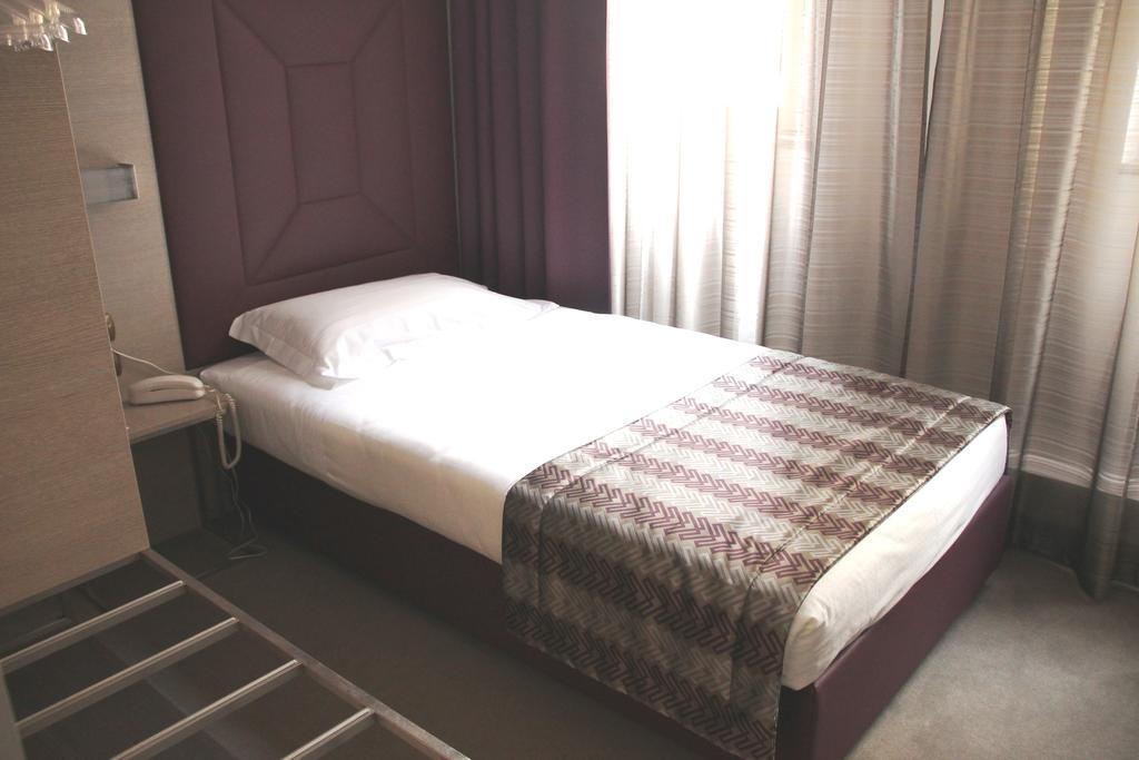 Superior Single Room,145962890:JPEG