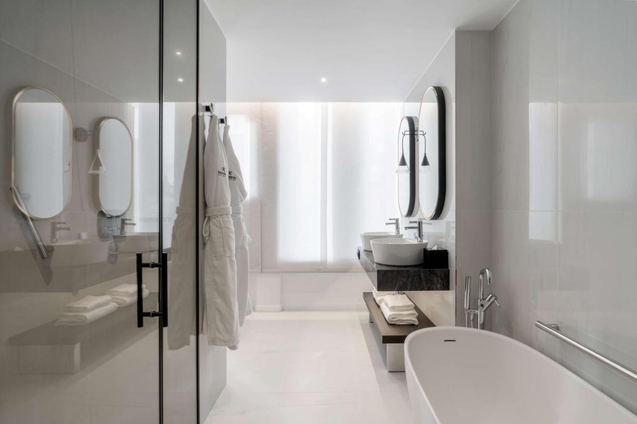 Junior Suite with Bath,1394923697:JPEG