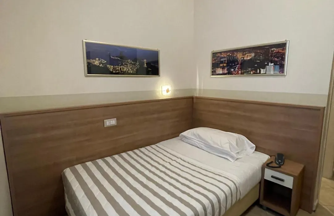 Hotel Montecarlo-1