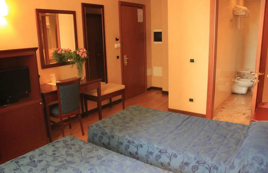 Hotel Terminal-1