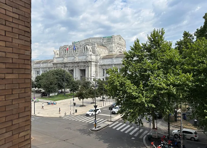 Av Milano
