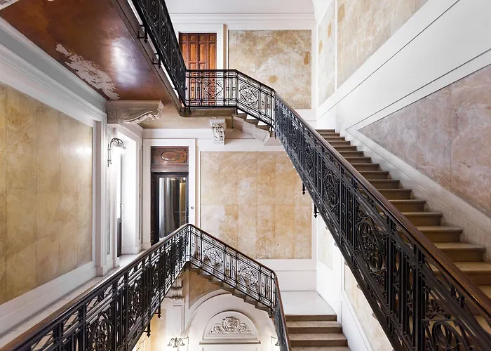 Easyhomes-Duomo Suites & s